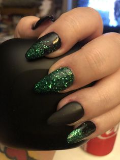 Wicked The Movie Nails, Green Purple And Black Nails, Emerald Green Halloween Nails, Wicked The Musical Nails, Black Nails With Green Glitter, Wicked Witch Nails, Dark Spooky Nails, Wicked Themed Nails, Green And Black Halloween Nails