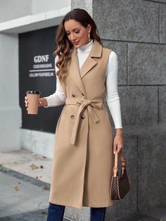 Sleeveless Coat Outfit Winter, Sleeveless Coat Outfit, Western Winter Outfits, Western Winter, Aesthetic Blonde, Blonde Pixie Cut, Classy Winter Outfits, Sleeveless Coat, Hijabi Outfits Casual