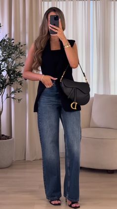 Casual Chic Dress Outfit, Casual Outfits To Wear At Home, 35 Outfits Style, Dinner Outfits Pants, Outfit For Court, Sunday Date Outfit, Classic Outfits For Women Elegant, Pants And Heels Outfit, Business Casual Outfits For Women Jeans