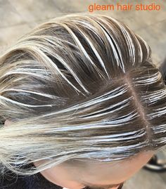 Shirt Hair Cuts, Blonde Hair Tips, Ash Blonde Hair Balayage, Hair Color Placement, Hair Dye Videos, Blonde Hair With Lowlights, Diy Hair Dye