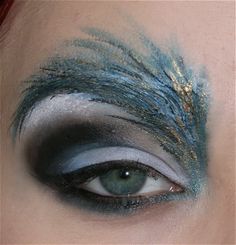 Peacock Eye Makeup, Bird Makeup, Make Carnaval, Dramatic Eye Makeup, Makeup Samples, Dramatic Eyes