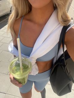 Daglig Motivation, Skandinavian Fashion, Outfit Yoga, Gym Fits, Workout Fits, Healthy Girl, Healthy Lifestyle Inspiration, Workout Sets, Workout Aesthetic