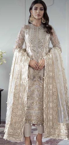 Organza embroidered Pakistani dress salsar kameez made on custom order. Zara Shahjahan, Nikkah Dress, Pakistani Salwar Kameez, Desi Clothes, Pakistan Fashion, Party Kleidung, Formal Casual, Pakistani Bridal, Desi Fashion