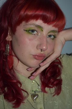 Mountain Makeup, Hippie Makeup Looks, Makeup Hippie, Hippie Makeup, Red Hair Makeup, Vibrant Red Hair, Funky Makeup, Rhinestone Makeup, Eyeliner Styles