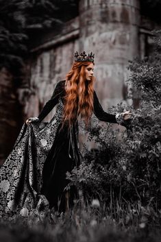 Sanjanacore Aesthetic, Dark Fantasy Aesthetic Photography, Medieval Royalty Aesthetic, Dark Royalty Aesthetic, Royalty Core, Royal Core, Witch Queen, Dark Princess