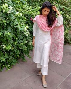 Simple Indian Suits, Kurta And Pants, Cotton Kurta Set, Indian Kurti Designs, Chanderi Dupatta, Canada Fashion, Simple Kurta Designs, Simple Kurti Designs