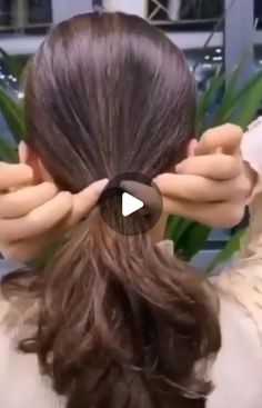 Short Hair Updo Tutorial, Easy Bun Hairstyles For Long Hair, Sanggul Modern, Ponytail Hairstyles Easy, Hairstyles Trendy, Hair And Makeup Tips, Easy Hair Updos, Backyard Diy, Long Hair Updo