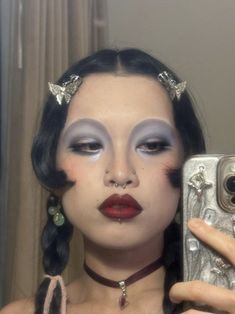 Creative Everyday Makeup, Drag Makeup Ideas, Maquillage Goth, Funky Makeup, Drag Make-up, Alt Makeup, Drag Makeup, Ethereal Makeup