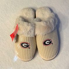 Georgia Bulldog Open Back Slippers. Ferrari Jacket, Georgia Bulldog, Open Toe Slippers, Slide Slippers, Ugg Slippers, Moccasins Slippers, Swim Shoes, Slides Women, Levi Jeans 501