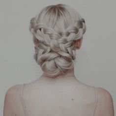 Valyrian Hairstyle, Targaryen Hair Aesthetic, Rhaenyra Targaryen Hairstyle, Fantasy Updo, White Braided Hair