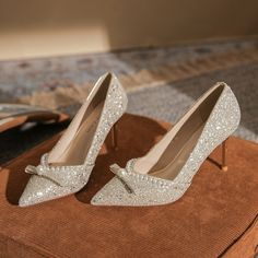 High Heels With Pearls, Heels With Pearls, Shoes With Pearls, Quinceanera Accessories, Heels Wedding Shoes, Pearl Wedding Shoes, Cute Homecoming Dresses, Velvet Bridesmaid Dresses, Heels Wedding