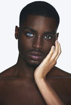 Photographie Portrait Inspiration, Black Man, Pretty Eyes, Interesting Faces, Male Face, Male Beauty, Black Is Beautiful, Black People, Beautiful Eyes