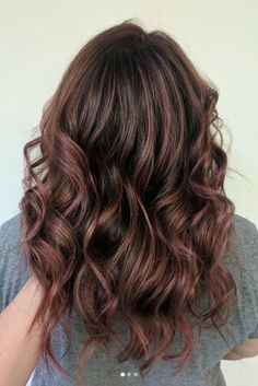 New Summer Hair Color, Mocha Highlights, Rose Balayage, Rose Highlights, Brilliant Brunette, Gold Hair Colors, Hair Color Rose Gold, Highlights Hair, Red Highlights