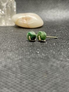 Very simple yet elegant minimalist earrings. Perfect for everyday wear piece of Jewelry.  14k gold fill wire is hammered to have a better look. Simple Studs, Studs Gold, Jade Earrings, Earrings Green, Stone Studs, Green Stone, Star Necklace, Minimalist Earrings, Stone Earrings