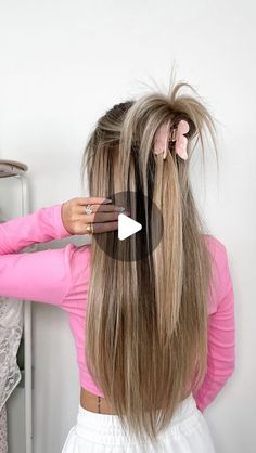 KAIT CURNOW on Instagram: "Messy Claw Clip Hair 🫶🏼💐💕 this easy half up hairstyle is so cute and flirty! It’s perfect, especially with valentines coming up! Save this for later when you’re in need of a little hair inspo 🤍 #hairtutorial #hairstyles #halfuphairstyle #halfuphair #messyhair #messyhairstyle #easyhairstyles" Half Up Half Down Hair Messy, Messy Claw Clip, Summer Volleyball, Bridesmaid Hair Up, Half Up Hairstyle, Volleyball Hair, Long Hair Clip, Claw Clip Hair, Formal Hairstyles For Long Hair