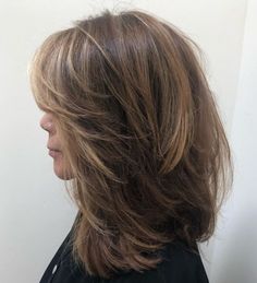 Medium Length Feathered Hairstyles, Modern Feathered Hairstyles, Layered Feathered Hair Medium, Medium Feathered Haircuts, Shag Aesthetic, Light Chocolate Hair Color, Feather Cut For Medium Hair, Feathered Hairstyles Medium