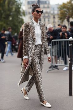 See all the most covetable street style looks from Paris Fashion Week. Walking Down The Street, Leopard Print Pants, Paris Fashion Week Street Style, Spring Street Style, Print Pants, Street Style Inspiration, Mode Inspo, Alexa Chung