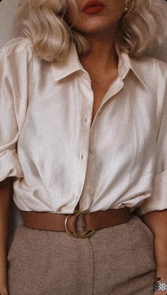 @laurajadestone Woman Aesthetic Outfit, Woman Aesthetic, Professional Style, Grad School, Old Fashion, 30 Years Old, Aesthetic Outfit, Down South