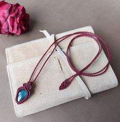 ⭐︎ This gorgeous minimalist macrame necklace pendant is designed with stunning labradorite, ruby and opal stones and waxed polyester rope. This elegant piece is the perfect way to add a touch of bohemian charm to any outfit!  ★The stone of the necklace you purchase may have differences in colour and reflection, which only adds to the unique beauty of your piece! If you would like to choose your stone specially, please contact me.       ❖ Labradorite Stone❖     Labradorite crystal is an amazing s Minimalist Macrame, Necklace Ruby, Pendant Minimalist, Ruby Fuchsite, Pretty Necklace, Seven Chakras, Dendritic Opal, Labradorite Crystal, Macrame Necklace