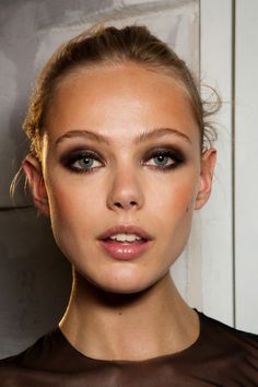 Pretty smokey eye Trucco Smokey Eye, Lovely Makeup, Frida Gustavsson, Smoky Eyeshadow, Dramatic Eye Makeup, Makeup Idea, Dramatic Eyes