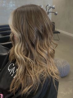 Light Brown With Blonde Money Piece, Cool Tone Bronde Haircolor, Blonde Teasy Lights, Brown Hair With Money Piece Highlights, Blond Brown Hair, Medium Brown Hair Color, Light Brunette Hair, Brown Hair Inspo, Bronde Hair