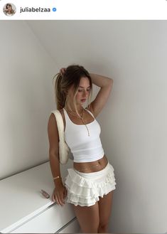 Outfits Asian, Thailand Outfit, Viral Aesthetic, White Skirt Outfits, Outfits Baddie, Workout Inspo, Chanel Lipstick, Coquette Style, Outfit Vintage