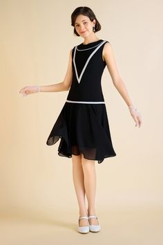 This sleeveless low waist dress exudes flapper-inspired charm, perfect for any vintage-loving fashionista. Features: Crew neck design Low waist Gorgeous flowing hem Embellished inverted triangle shape 100% Polyester fabric Ksenia, standing at 5 feet 10.5 inches, wears a size S in BABEYOND. Her measurements are 32.7" bust, 23.6" waist, and 34.6" hips. Note: This dress comes with an unique size chart. Be sure to select your ideal fit from the chart before making your purchase. Note: The green dres 1920s Dress Casual, 1920s Dresses Casual, 1920s Outfit Ideas Casual, 1920 Outfits Women, Modern 1920s Fashion, 20s Inspired Fashion, 1920s Outfit, Roaring 20s Dresses, Drowsy Chaperone