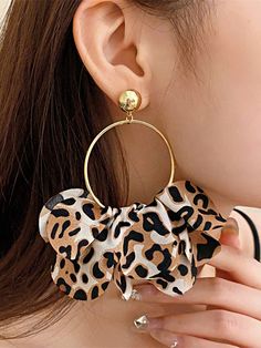 Colorful Leopard Print, Leopard Earrings, Embellished Fashion, Geometric Fashion, Gold Earrings Designs, Trendy Earrings, Brown Leopard, Gift For Girlfriend, Round Earrings