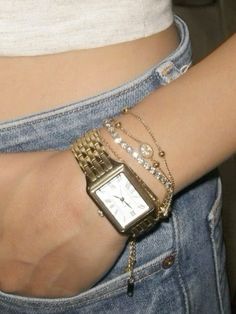 Hand Jwellary Unique, Wrist Stack Watch, Bracelets Stack Aesthetic, Jewlerie Aesthetic Gold, Every Day Jewelry, Bracelet Pictures Ideas, Bracelet Stack With Watch, Gold Bracelet Aesthetic, Watch And Bracelet Stack