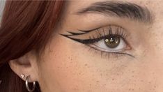 Simple Punk Eyeliner, Simple Graphic Eyeliner, Minimalist Graphic Eyeliner, Simple Alt Eyeliner, Minimal Graphic Eyeliner, Cool Eyeliner