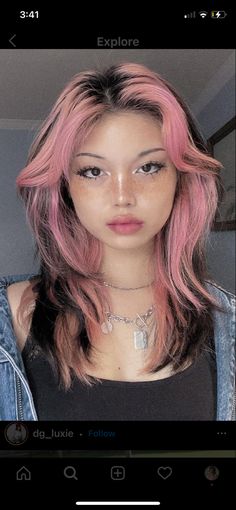 Pink Hair For Brown Skin, Light Brown Hair With Color, Hair Color Ideas Cute, Pink Hair Black Streaks, Front Pink Hair, Pink Hair With Black Streaks, Top Hair Dyed, Pink And Blonde Highlights In Black Hair, Top Layer Hair Dye