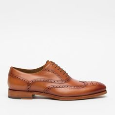 The Beck Shoe in Burnt Honey, Men's Beck in Burnt Honey – TAFT Brown Wingtip Shoes, Taft Boots, Burnt Honey, Mens Dress Shoes Guide, Taft Shoes, Wingtip Shoes, Tassel Loafers, Unique Shoes, High Quality Shoes