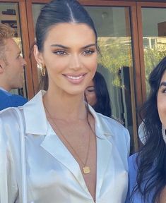 Kendall Jenner Maquillaje, Stile Kendall Jenner, Jenner Hair, Kendall Jenner Makeup, Jenner Makeup, Formal Makeup, Bride Makeup