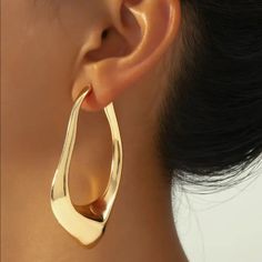 Brand New Women's Large Twisted Gold Hoop Earrings Genuine 14k Gold Plated 925 Sterling Silver (Stamped) 2.75" Tall 1.6" Across Comfortable & Lightweight Retail Price $300 Buy With Confidence From A Trusted Seller With A 99%+ Feedback Rating! A0149 (Id-1262-) Teardrop Metal Hoop Earrings, Bold Design Earrings For Party, Teardrop Hoop Earrings For Party, Trendy Bold Design Earrings, Mauve Nails, Chunky Hoop Earrings, Fun Jewelry, Girls Earrings, Jewelry Earrings Hoops