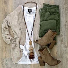 Comfy Fall Outfits, Fall Transition Outfits, Transition Outfits, Green Pants, Fashion Fall