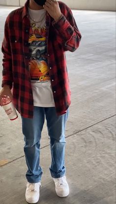 Grunge Guy Outfits Summer, Comfortable Aesthetic Outfits Men, 80s Mens Fashion Aesthetic, Loser Boy Outfit, Outfits Grunge Hombre, Band Shirt Outfits Men, Nerdy Outfits Men, 90s Boys Fashion, Casual 80s Outfits