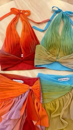 Unique Beach Outfits, Best Love Island Outfits, Beach Outfit Colorful, Colourful Beach Outfit, Bold Fashion Aesthetic, Festival Fashion 2024, Brazilian Summer Outfits, Tropical Aesthetic Outfit, Love Island Outfits