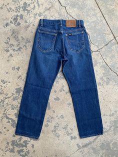 Vintage 70s/80s Lee Dark Wash Slim Straight Jeans. Great condition no flaws at all and Worn in nicely. Made in the USA. 27 inch waist 28.5 inch inseam 10 3/4 inch rise 38 inch hips 22.5 inch thighs 7 3/4 inch leg opening Slim Straight Jeans, Straight Jeans, Vintage 70s, Levi Jeans, Mom Jeans, Women Jeans, Pants, Clothes For Women, Clothes