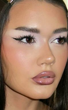 Makeup Looks Aesthetic, 2000’s Makeup, Delicate Makeup, Mekap Mata, 20 Makeup, Prom Look, Makeup 101