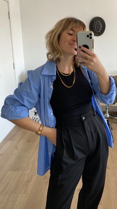 Pantalon Sastrero Outfit Casual, Outfit Sastrero, Outfits Camisa Azul, Black Pants Outfit Casual, Outfit Celeste, Outfit Con Camisa, Spring Outfits Black, Casual Outfit Spring, Casual Spring Outfits