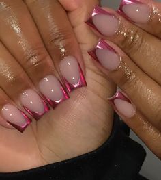 Short Color Acrylic Nails, Cute Short Chrome Nails, Med Short Acrylic Nails, Valentine’s Day Looks Black Women, Prom Nails Medium Length, 14th Birthday Nail Ideas, Valentines Day Nails Black Women, Matalic Nails Acrylic, Cute Birthday Nails Short