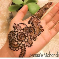 mehandi hands Mehandi On Right Hand, Arabic Mehendi Front Hand Design, Front Mehandi Designs Simple Arabic, Arabic Henna Front Hand, Mehendi Designs For Inner Hands, Arabic Mehendi Designs Front Hand, Mehndi Designs Inside Hand, Mendhi Designs Simple Front Hand, Mehandi Designs Front Hands