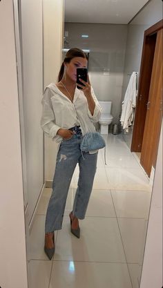 Mom Jeans Outfit, Look Formal, Stylish Work Attire, Outfit Look, Work Attire, Old Money, Spring Summer Fashion, Fashion Lifestyle