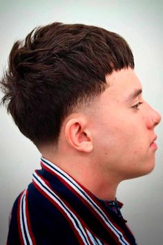 A low taper fade haircut is something you will not regret. It comes in a wide variety of styles, from a straight hair low fade and a wavy haircut long hair style to a Black men curly hair Afro. Choose your look here. #glaminati #lowtaperfade #lowtaper #lowfade #taperfade #fade #taper Black Men Curly Hair, Sophisticated Haircut, Wavy Haircut