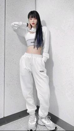 Dance Outfits Practice Casual, Street Dance Outfit, Dance Clothes Practice, Dance Style Outfits, Outfit Korean Style, Dancers Outfit, Korean Girl Fashion