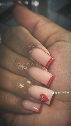 Short Medium Nails Acrylic Design, Red Short Nail Ideas Acrylic, Nails For Back To School Acrylic Short, Short Gel Nails With Initial, Nails Inspiration Polygel, 444 Nail Ideas, Red And White Short Acrylic Nails, Short Nail Designs Red And White, Cute Short Nail Ideas Black Women