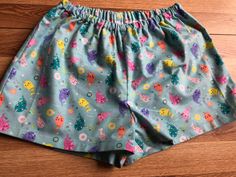 "Find all of our styles of pajama shorts here; https://www.etsy.com/shop/LilyGraceDesign2?ref=seller-platform-mcnav&section_id=25720245 Listing is for one pair of shorts. - 100% cotton flannel - Handmade in the USA by me in Virginia - 1/2\" no-roll elastic waist with decorative bow -no pockets -not pre-washed...look at hip measurement in size chart How do you find your size????? measure your hips and then look at the size chart, Women's Waist: XS (25-27) S(28-29) M(29-30 L(31-32) XL(32-33) XXL(3 Shorts Pjs, Pj Shorts, Size Chart For Kids, Flannel Pajamas, Sleep Shorts, Pajama Robe, Narwhal, Lounge Shorts, How To Make Shorts