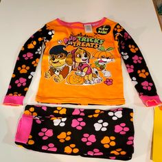 Set Pants And Shirts Retro Roller Skates, Lego Girls, Floral Pajama Set, Long Johns Pajamas, Black Pajamas, Nightgown Sets, Halloween Pajamas, Toddler Pajamas, Ballerina Girl