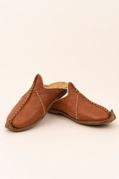 Unisex Brown Leather Shoes | Yemeni | Traditional Shoes | Turkish Loafers | Hand stitched Slip Ons | Women Flat Shoes | Gifts For Her | Slip-on Leather Shoes With Leather Sole And Round Toe, Brown Slip-on Flat Heel Moccasins, Brown Leather Slip-on Shoes With Stitched Sole, Leather Sole Slip-ons With Flat Heel For Galas, Leather Moccasins With Pointed Toe, Leather Moccasins With Pointed Toe And Leather Sole, Brown Closed Toe Loafers With Rubber Sole, Casual Leather Shoes With Pointed Toe And Leather Sole, Brown Closed Toe Slip-ons With Rubber Sole