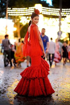 Spanish Dress Flamenco, Sevilla Spain, Modern Costumes, Spanish Woman, National Clothes, Latina Fashion